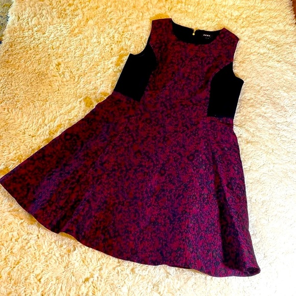 DKNY JACQUARD FIT & FLARE DRESS with SIDE PANELS Red & Black Sz … - Picture 11 of 15